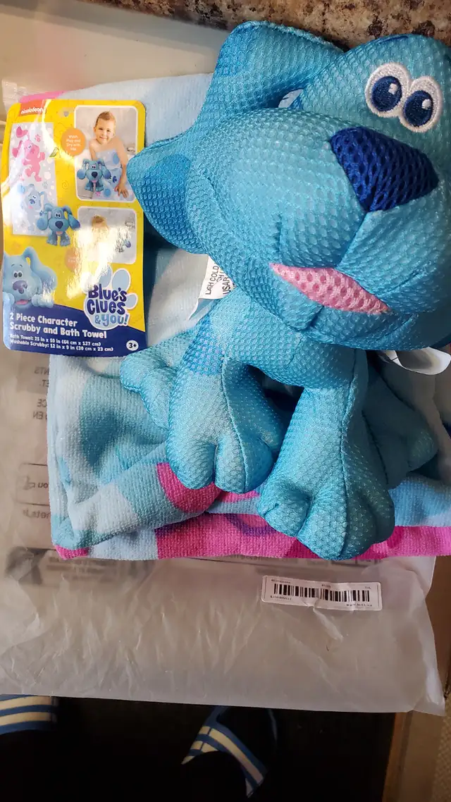 Blue Clues 'Nickelodeon' Toy and bath towel - $7.00