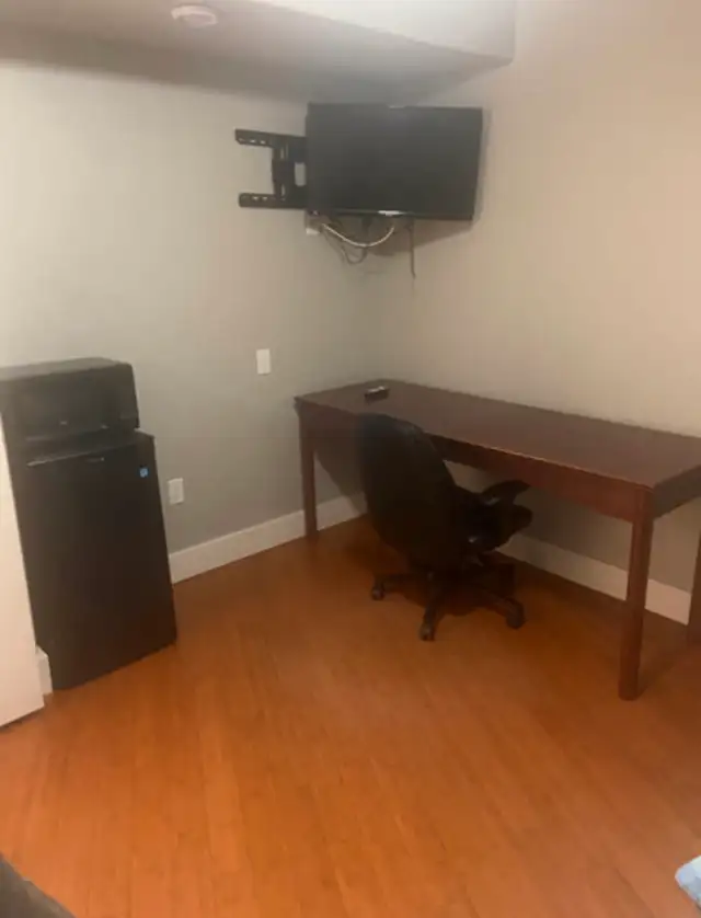 Room For Rent - Photo 6