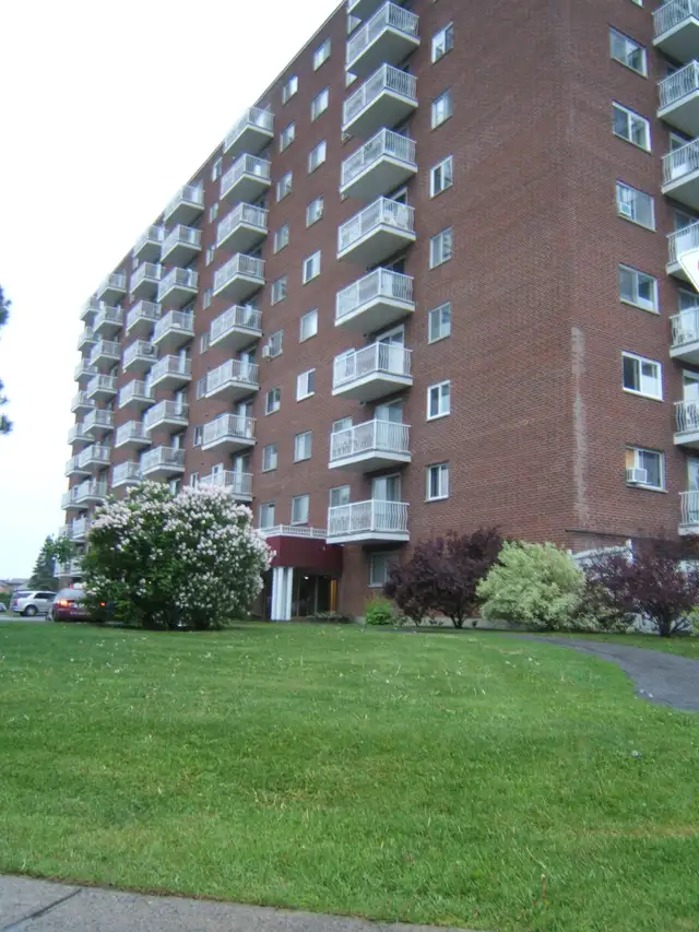 Apt 2 bedrooms Hull,J8Z 1V9,refurbished,10 minutes to down town