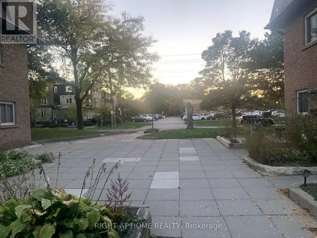 SCARBOROUGH HOME UPSTAIRS 2 ROOMS FOR RENT