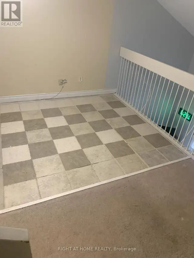 SCARBOROUGH HOME UPSTAIRS 2 ROOMS FOR RENT - Photo 5