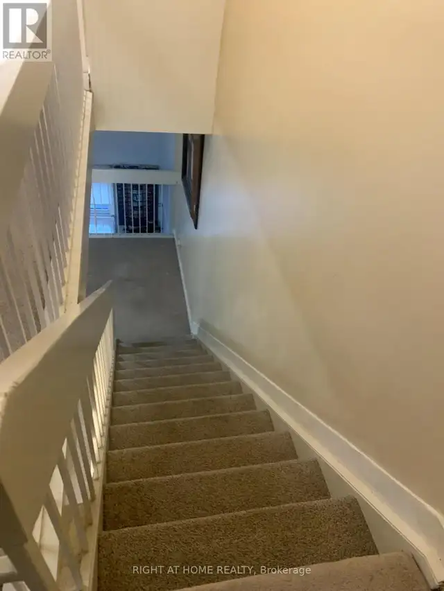 SCARBOROUGH HOME UPSTAIRS 2 ROOMS FOR RENT - Photo 13