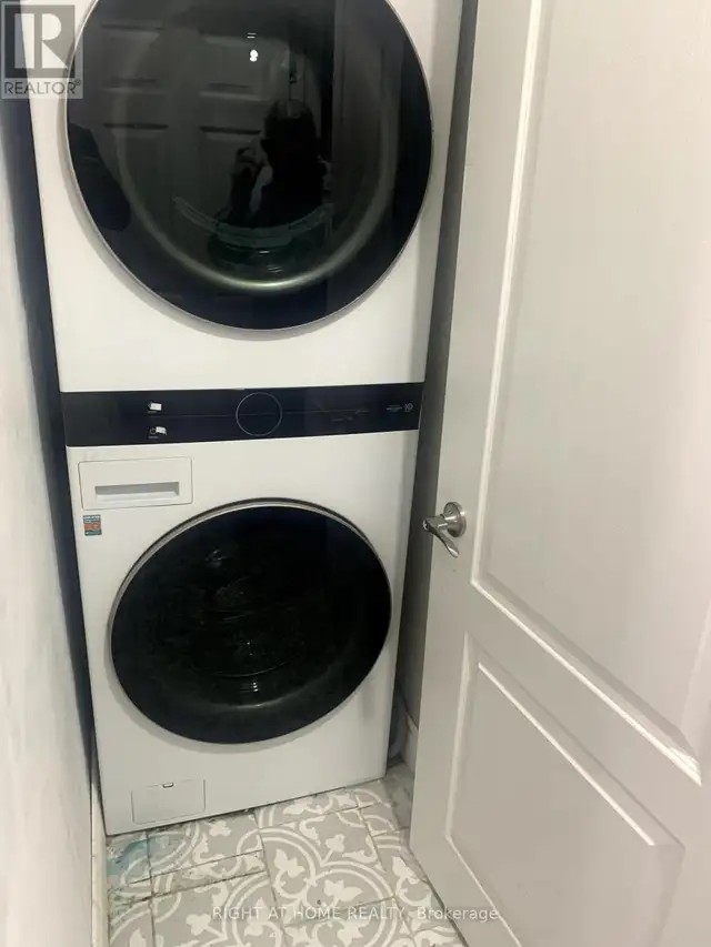 SCARBOROUGH HOME UPSTAIRS 2 ROOMS FOR RENT - Photo 17