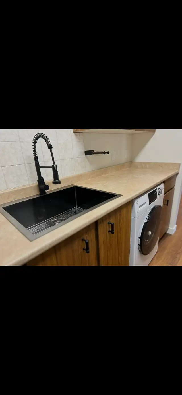 Newly Renovated 2 Bed 1 Bath Unit - Photo 9