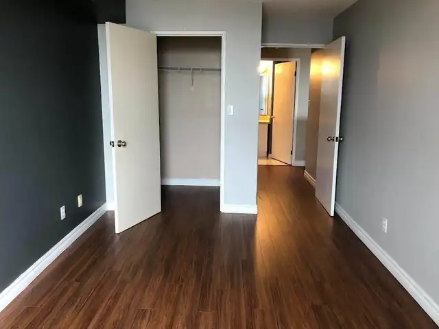 1 Bed   Den, ! Washroom Condo Near Cooksville GO Station - Photo 2