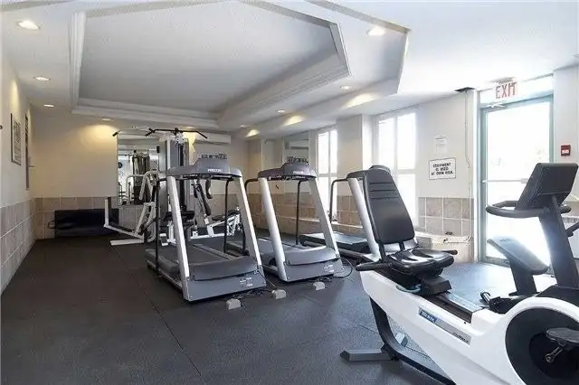 1 Bed   Den, ! Washroom Condo Near Cooksville GO Station - Photo 4