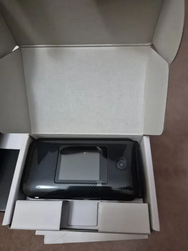 Brand New phone for sale - It's not a smart phone - Photo 2