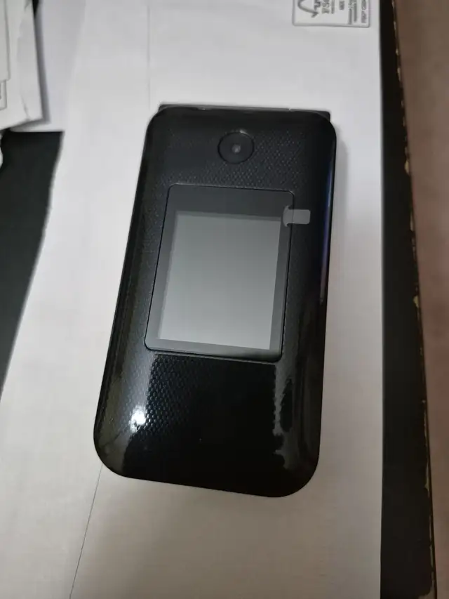 Brand New phone for sale - It's not a smart phone - Photo 4