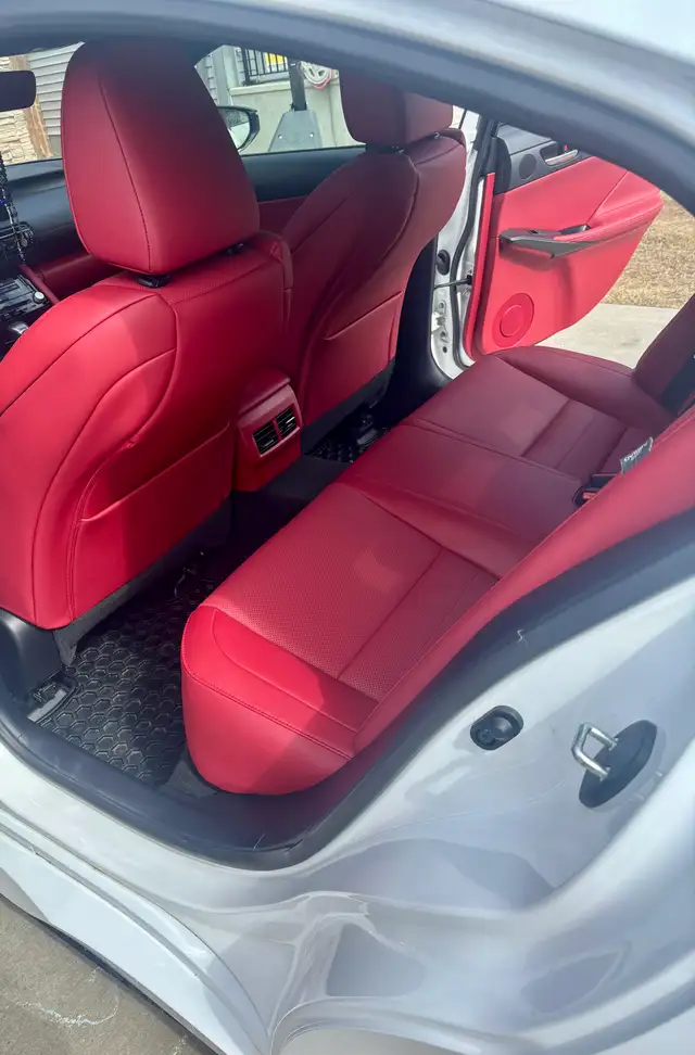 2024 LEXUS IS 350 F-Sport Series 3 AWD - Photo 3