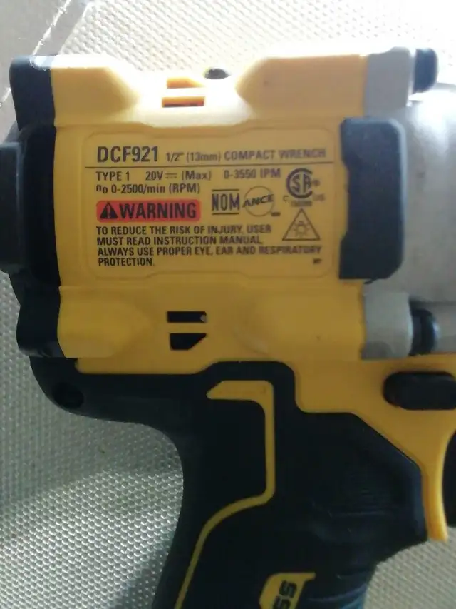 DeWalt 20v 1/2'  brushless atomic compact high torque impact - Photo 2