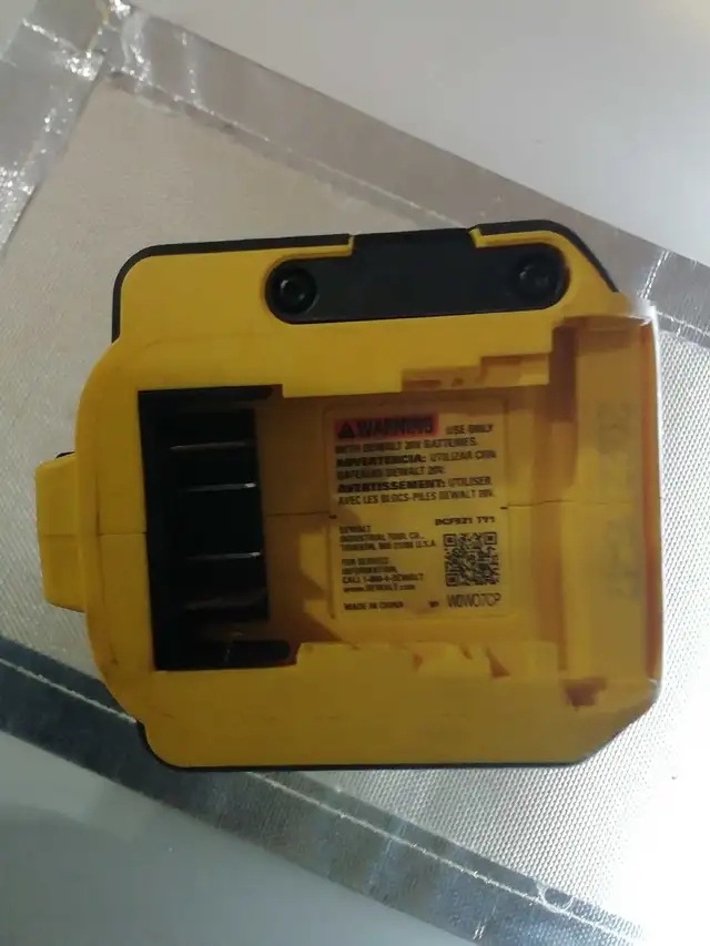 DeWalt 20v 1/2'  brushless atomic compact high torque impact - Photo 3