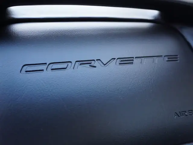 2004 Chevrolet Corvette CONVERTIBLE 3LT, AUTO, LOADED, LOW KMS, - Photo 10