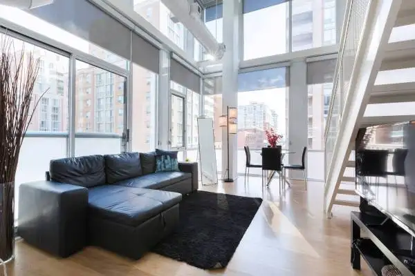 World Cup Summer26- furnished 2br - 1400sq f DTWN 2 levels condo - Photo 2