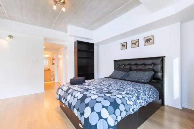 World Cup Summer26- furnished 2br - 1400sq f DTWN 2 levels condo - Photo 5