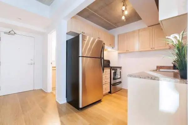 World Cup Summer26- furnished 2br - 1400sq f DTWN 2 levels condo - Photo 7