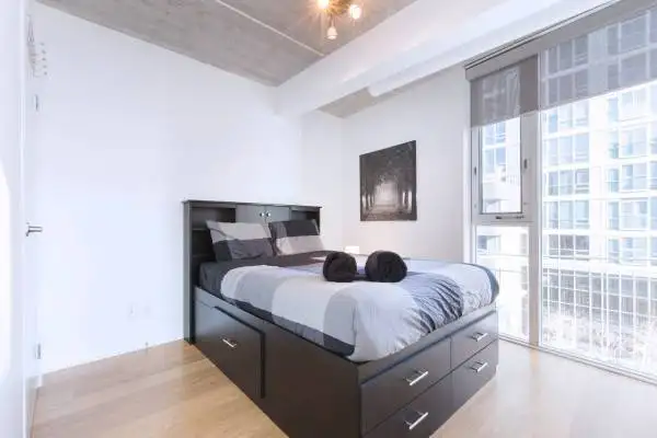 World Cup Summer26- furnished 2br - 1400sq f DTWN 2 levels condo - Photo 8