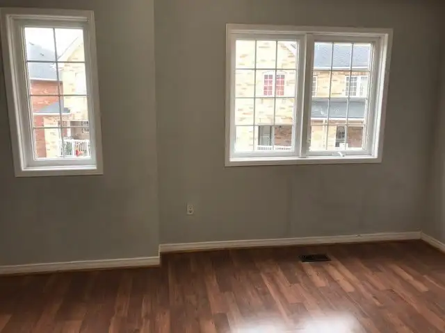 Spacious 3 bedroom 3 bathroom apartment for rent - Photo 2