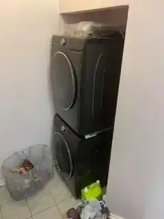 Single Furnished Room Availbale in four bedroom house