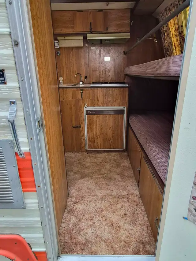 1975 10ft Okanagan Travel Trailer - Photo 6