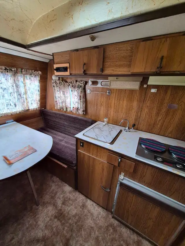 1975 10ft Okanagan Travel Trailer - Photo 8