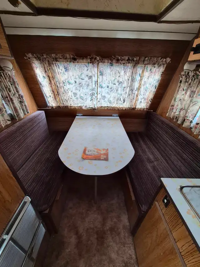 1975 10ft Okanagan Travel Trailer - Photo 9
