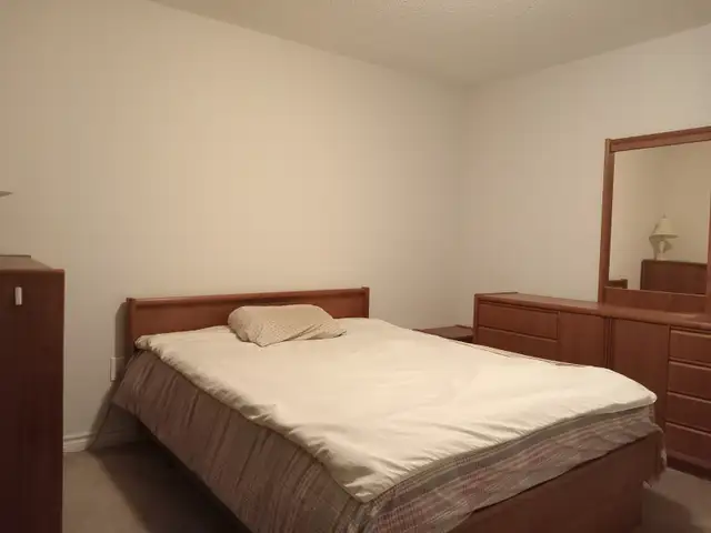 Private bedroom in Brampton Townhome for rent - Photo 2
