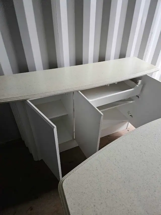 ELEGANT DINING ROOM SET - Photo 5