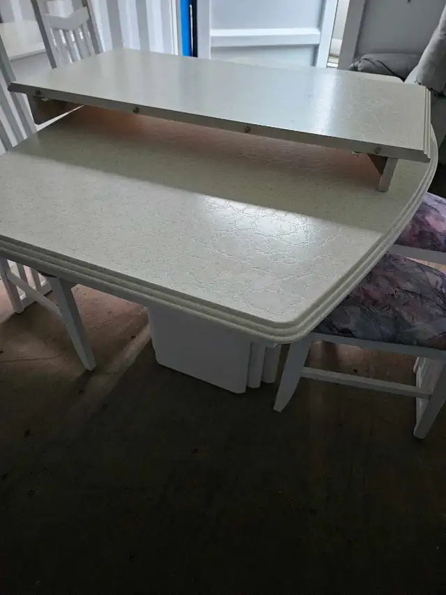 ELEGANT DINING ROOM SET - Photo 8