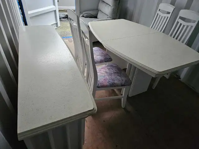 ELEGANT DINING ROOM SET - Photo 9