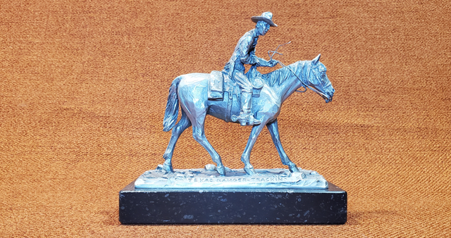 PEWTER SCULPTURE - MARBLE BASE - QUALITY ITEM - 25 BUCKS - Photo 2