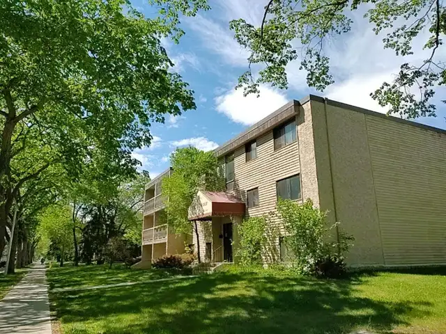 Downtown studio fully furnished cozy home for your move in!