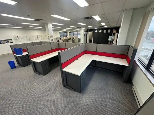 Durable and Modern Teknion Refresh Workstation Cubicles! - Photo 5