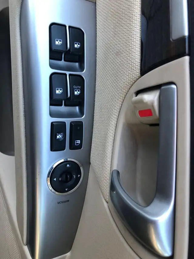 2010 Hyundai Santa Fe FWD 4dr V6 Auto GL - Photo 10