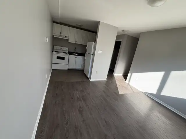 Comfortable 1-Bedroom Apartment – Heat & Hot Water Included! Pe - Photo 6