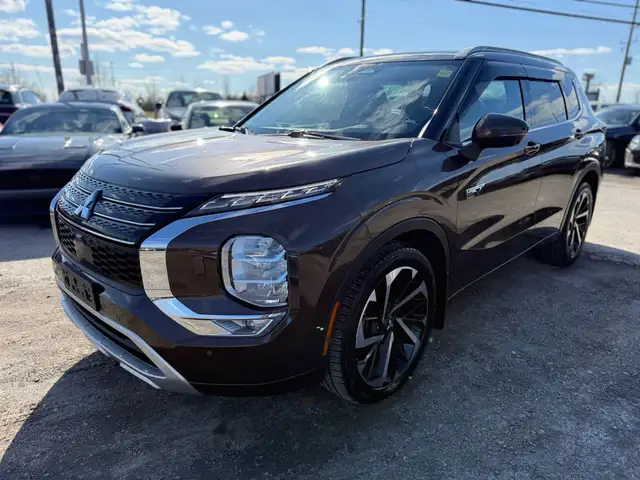 2023 Mitsubishi Outlander GT PHEV 7 Passengers