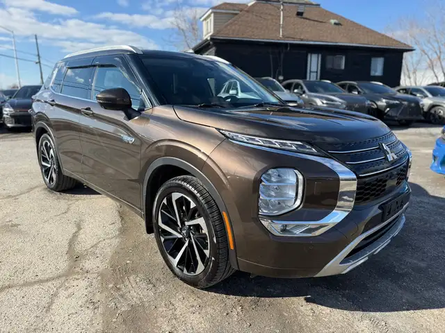 2023 Mitsubishi Outlander GT PHEV 7 Passengers - Photo 3