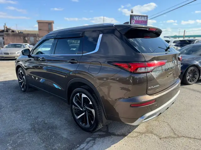 2023 Mitsubishi Outlander GT PHEV 7 Passengers - Photo 4