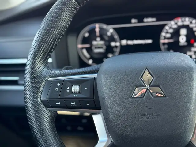 2023 Mitsubishi Outlander GT PHEV 7 Passengers - Photo 19