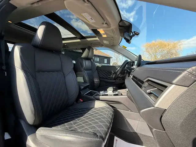 2023 Mitsubishi Outlander GT PHEV 7 Passengers - Photo 31