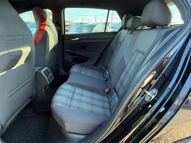 2022 Volkswagen Golf GTI Performance - Photo 8