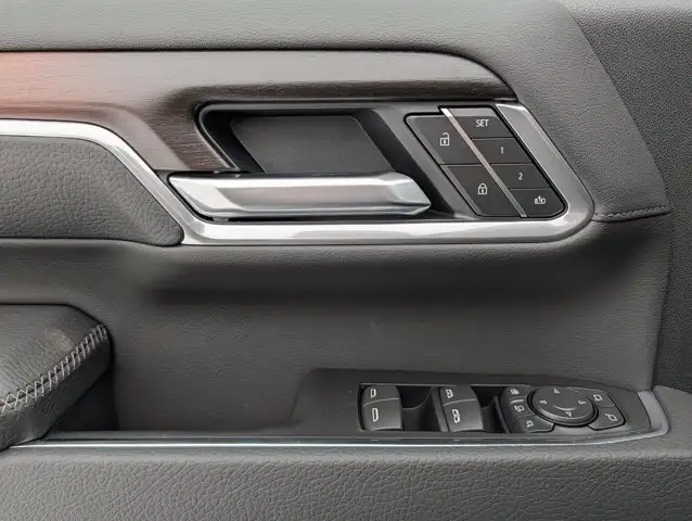 2026 GMC Sierra 2500HD Denali- Duramax 6.6L Turbo Diesel Engine - Photo 38