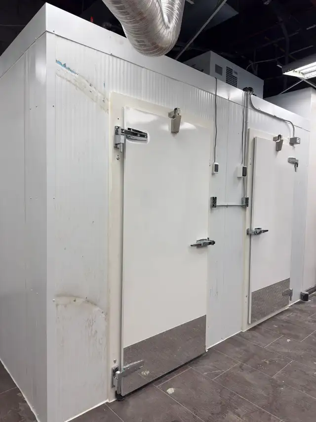 Walk In Cooler - Photo 2