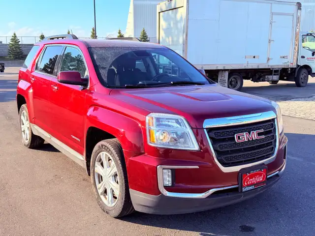 2017 GMC Terrain AWD Automatic 2.4L - Photo 3