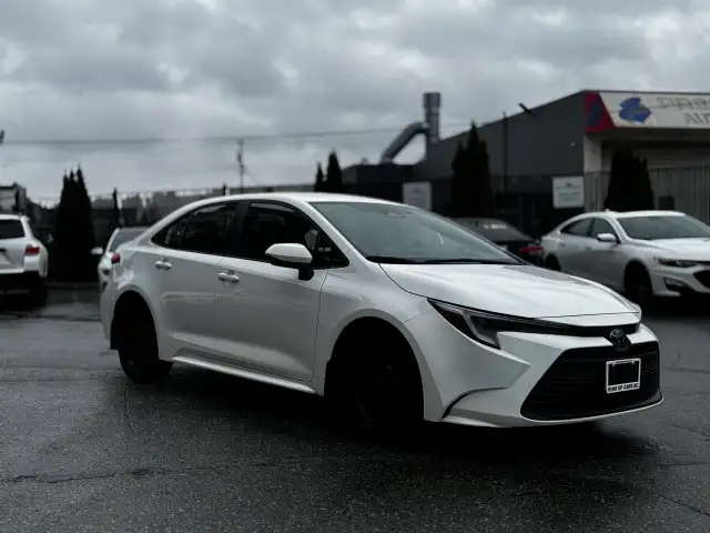 2024 TOYOTA COROLLA - Photo 2