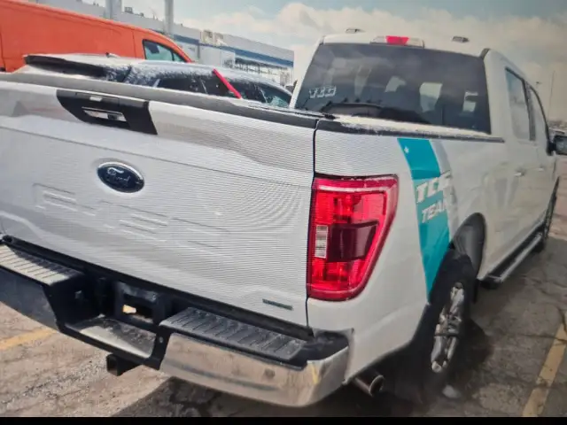 2022 Ford F-150 - Photo 2