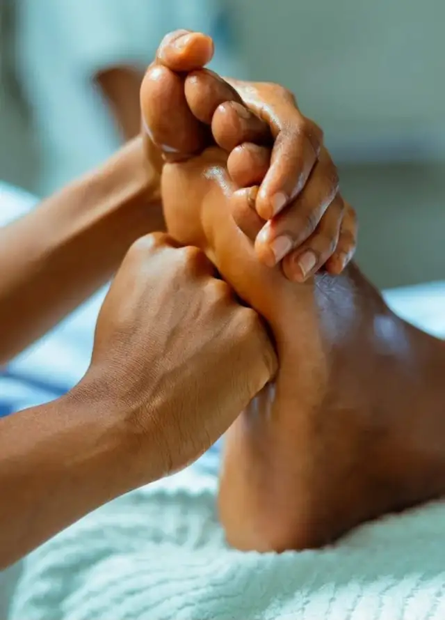 Female Therapist - Offering Full Body Massage (For Females only) - Photo 5