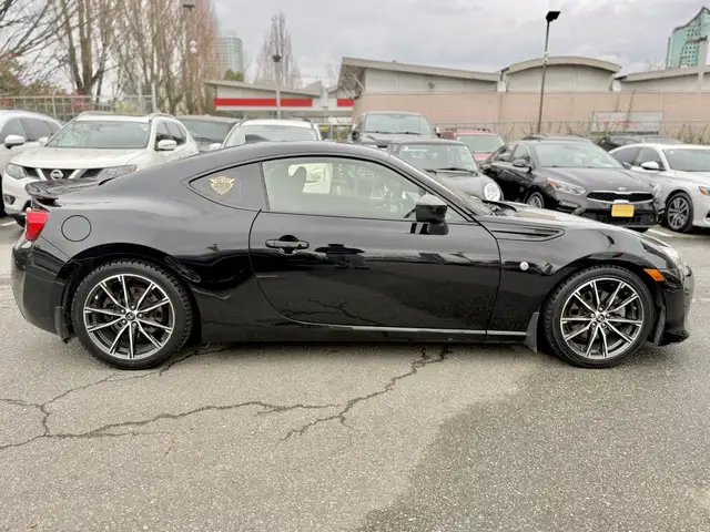 2017 Toyota 86 2DR COUPE | LOCAL BC | GREAT SERVICE HISTORY | BA - Photo 4