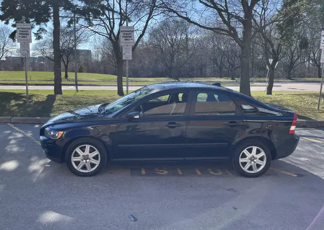 2005 Volvo S40 2.4L - Photo 5