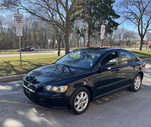 2005 Volvo S40 2.4L - Photo 6