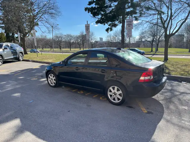 2005 Volvo S40 2.4L - Photo 7